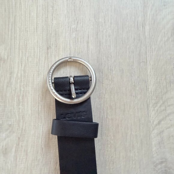 Levi's Synthetic Leather Black Belt size M Excellent Condition - Picture 1 of 6